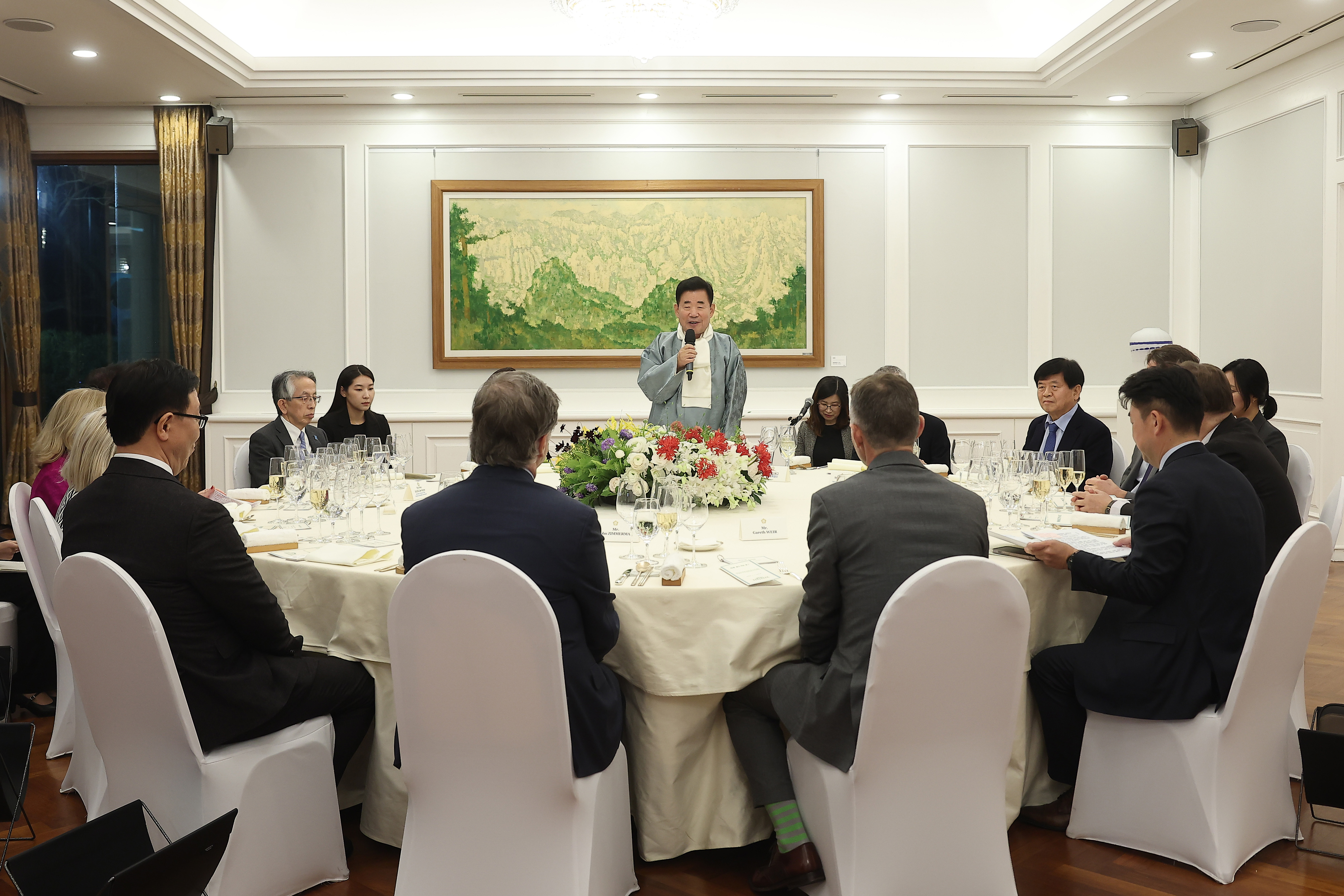 Speaker Kim hosts dinner with top G7 diplomats 관련사진 3 보기