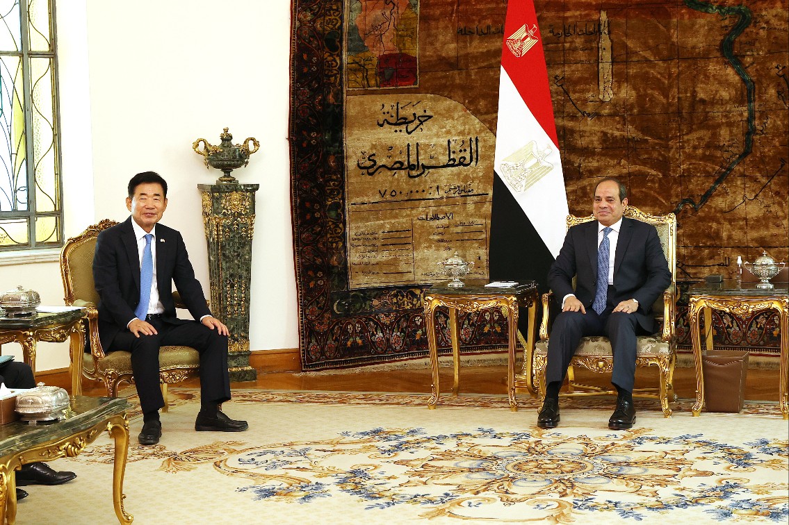 Speaker Kim Jin-pyo holds meetings with Egyptian President and Speakers of Parliament 관련사진 1 보기