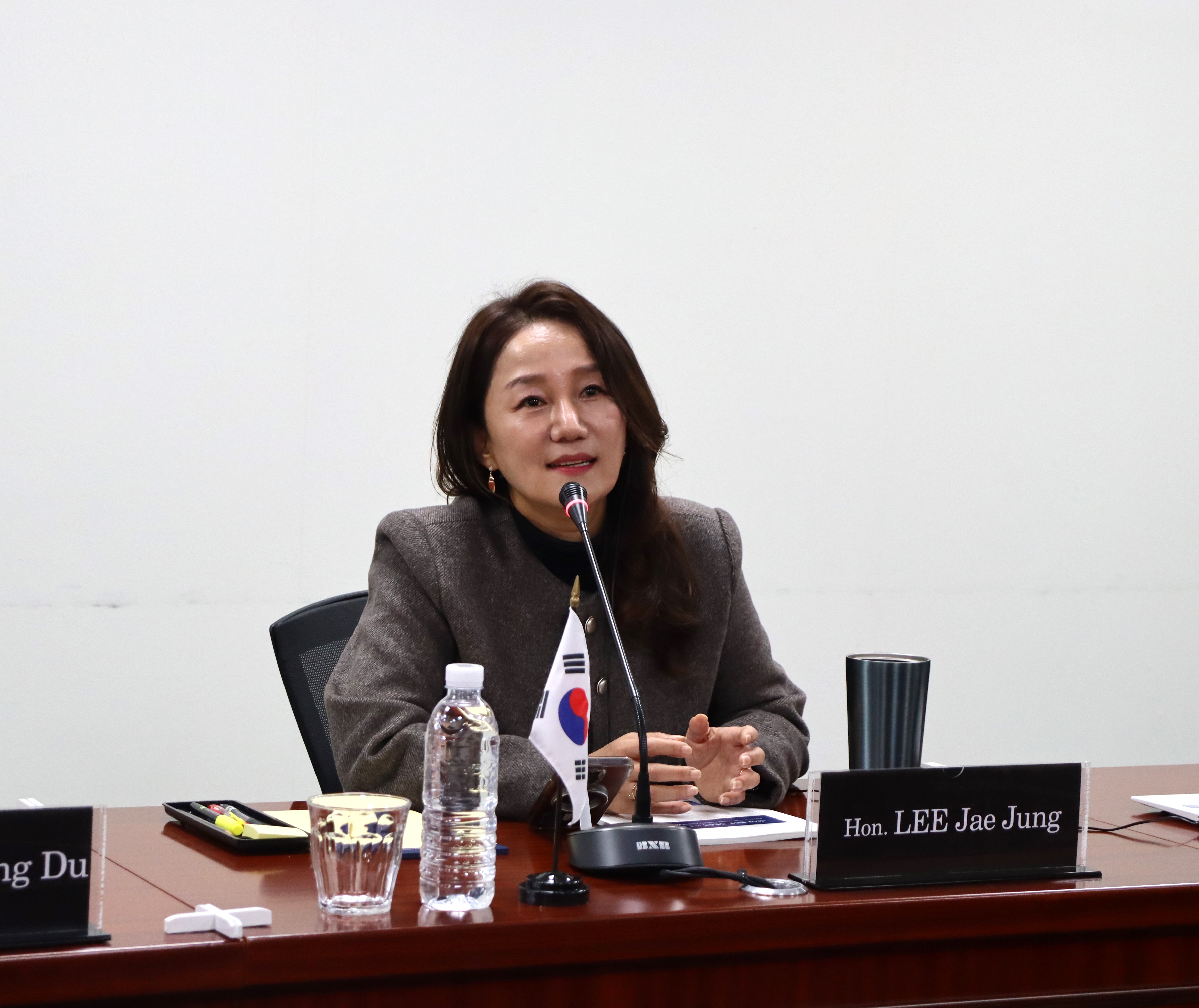 National Assembly holds the 34th Korea-U.S.-Japan TLEP via video conference 관련사진 4 보기
